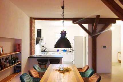 Haus zum Mieten in Obertraubling 2.100 € 223 m²