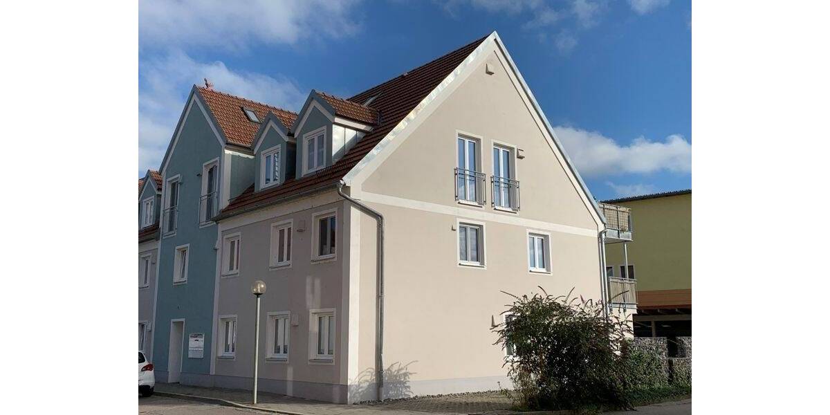 Etagenwohnung Nittenau - 3 Zimmer, 87 m&sup2;, 765&euro; | Angebot:25702608