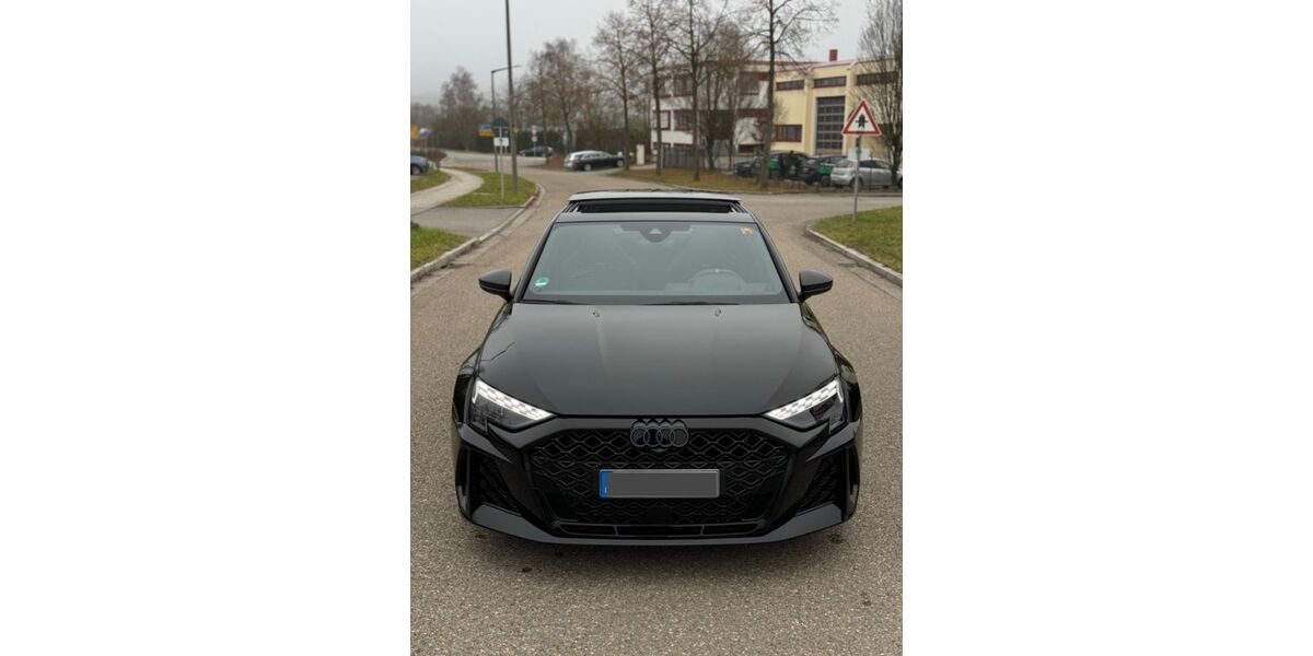 Audi RS3 23.500 km 68.900 € Regensburg 93049