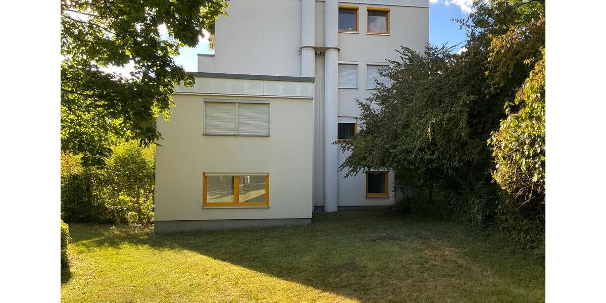 Erdgeschoßwohnung Regensburg Ganghofersiedlung - 3 Zimmer, 90 m&sup2;, 1.490&euro; | Angebot:25636515