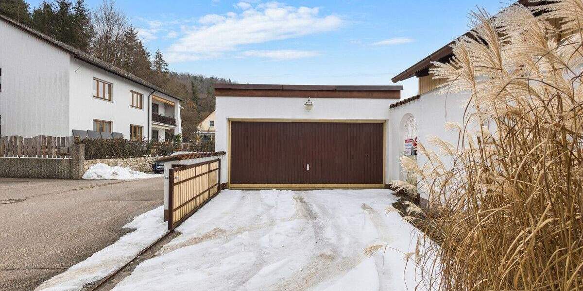 Einfamilienhaus Undorf Undorf - 7 Zimmer, 208 m&sup2;, 599.000&euro; | Angebot:25779834