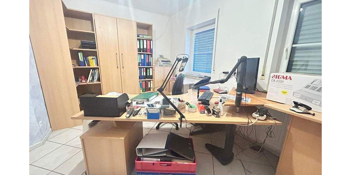 Metzgerei mit Schlachthaus, Laden und riesiger Wohnung zimmer