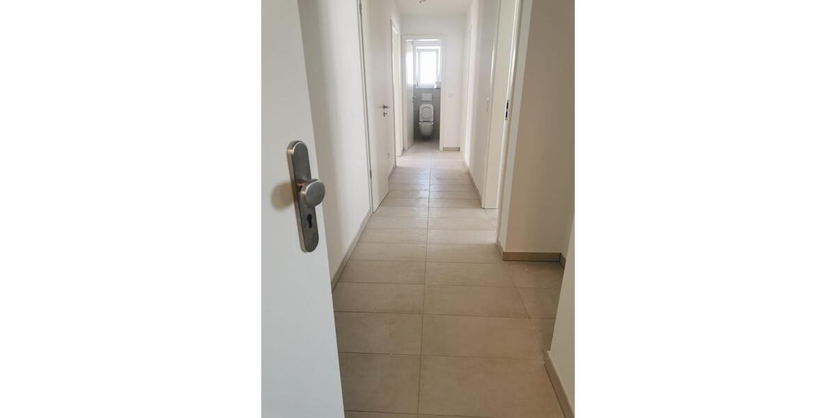 Hochwertige Wohnung 1.OG, 90qm , 3 Zimmer, Balkon, 2 TG Stellpl 3 zimmer