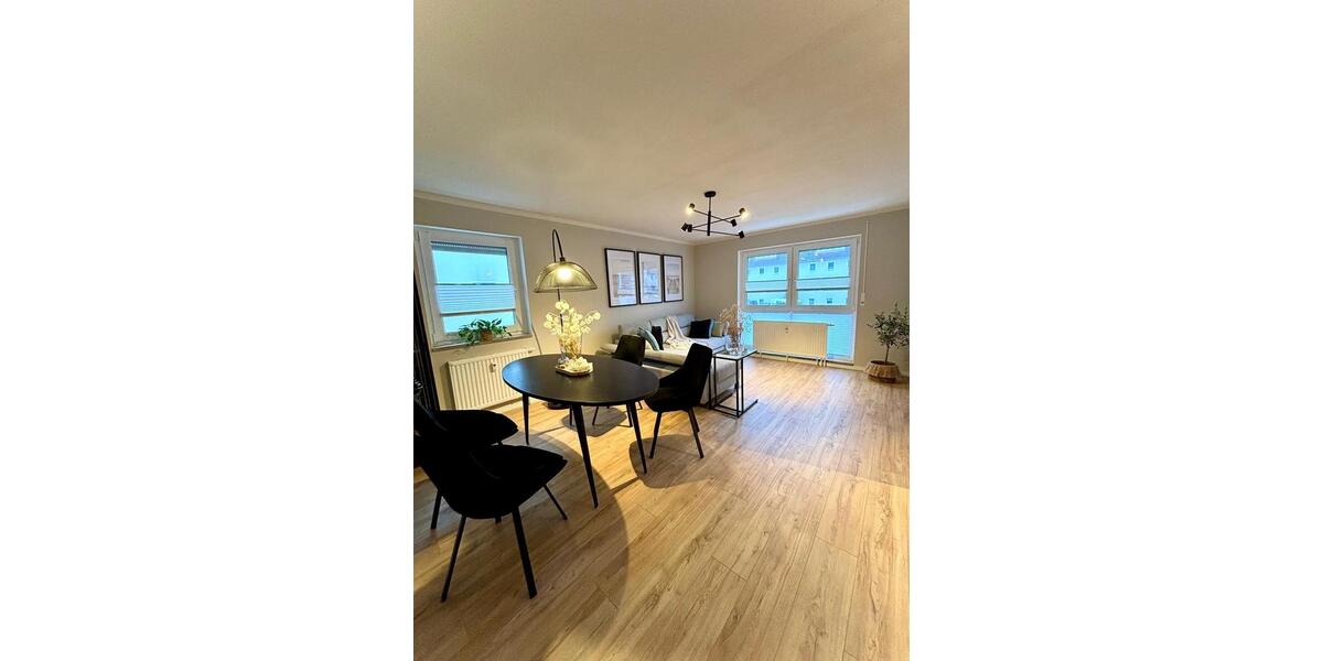 Moderne, neu renovierte 3-Zimmer-Wohnung – voll möbliert – 1. OG 3 zimmer