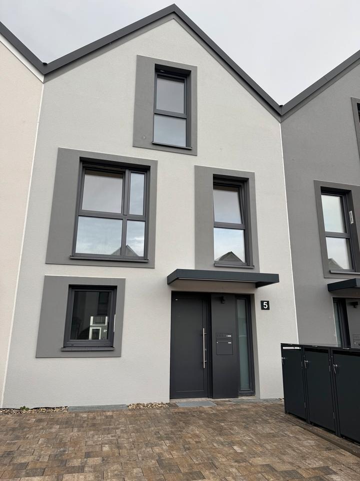 Erstbezug Reihenmittelhaus - Familienfreundlich nahe Regensburg
