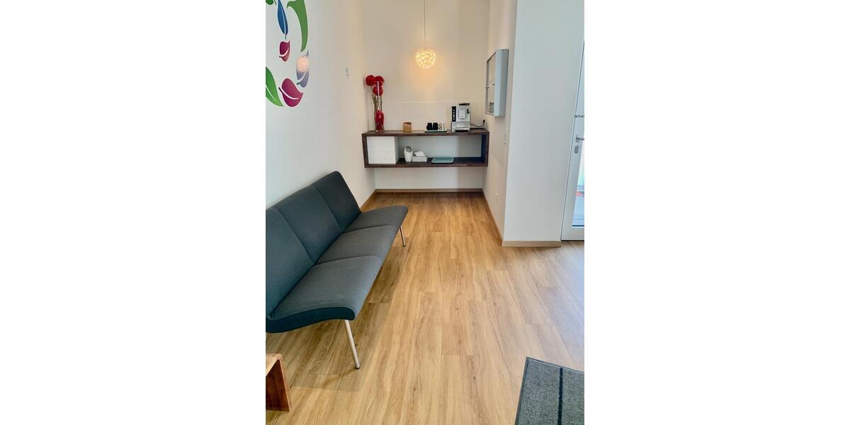 Gewerbeobjekt Neutraubling - 650&euro; | Angebot:26461330
