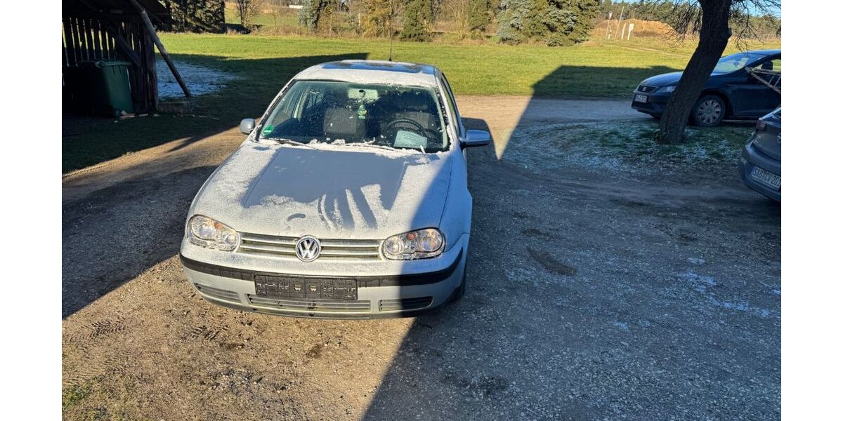 VW Golf 144.644 km 900 &euro; Holzheim 93183