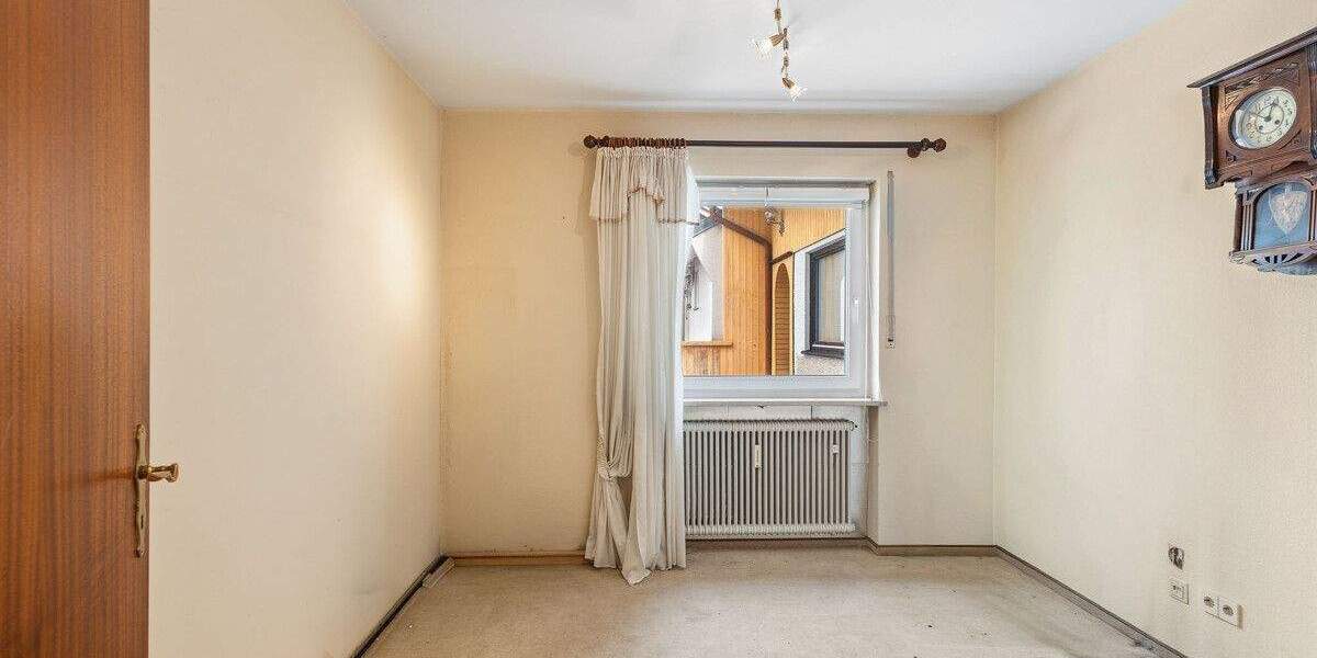 Einfamilienhaus Undorf Undorf - 7 Zimmer, 208 m&sup2;, 599.000&euro; | Angebot:25779834