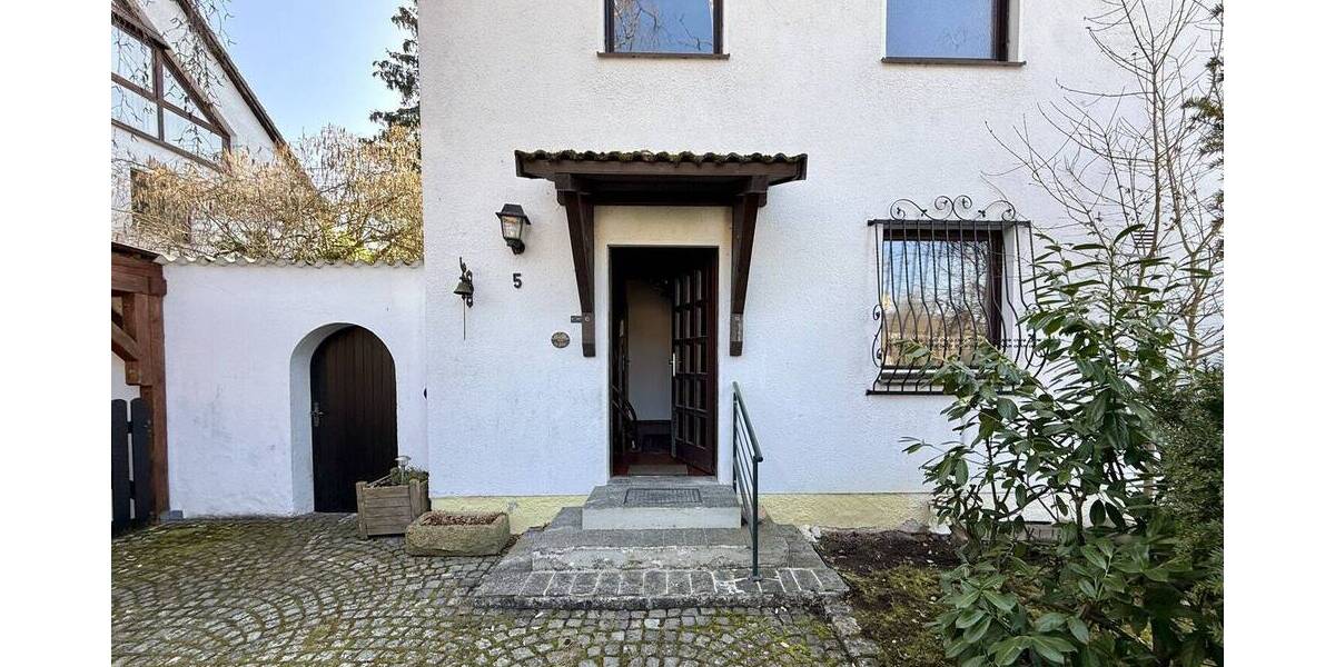 Einfamilienhaus Regensburg Westenviertel - 8 Zimmer, 145 m&sup2;, 445.000&euro; | Angebot:26190285