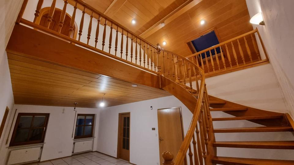 Vermiete 140m² Gallerie-Wohnung Maxhütte-Haidhof 5 zimmer