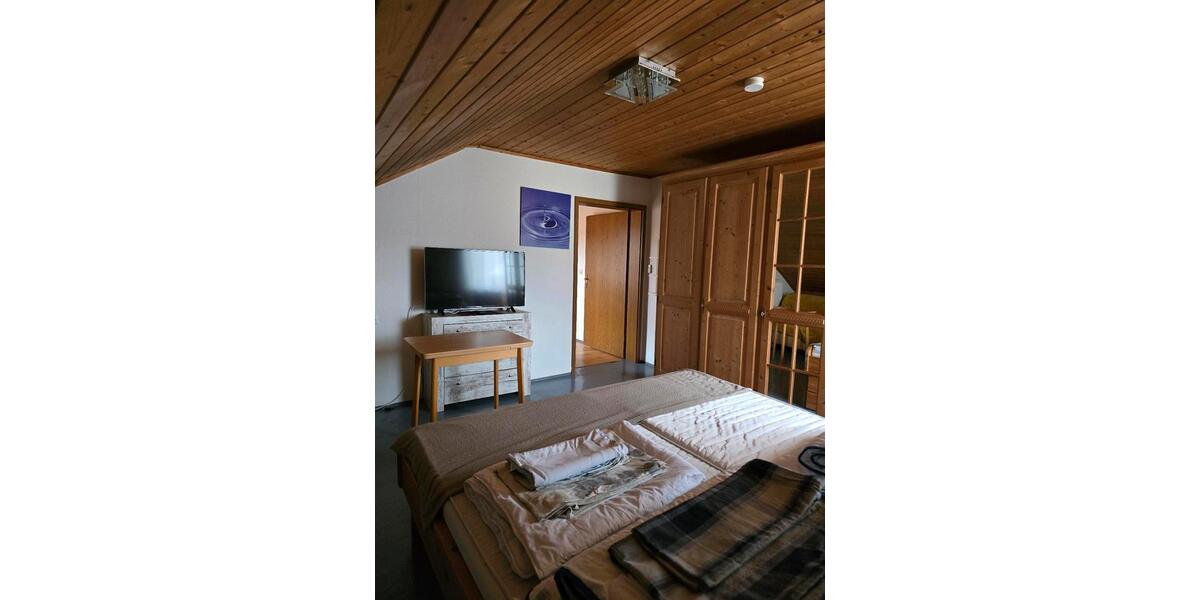 Dachgeschoßwohnung Teublitz - 2 Zimmer, 42 m&sup2;, 450&euro; | Angebot:25986579