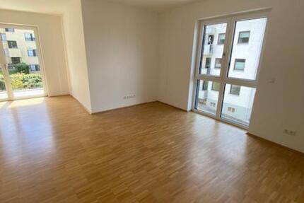 ***Neuwertige 4-Zimmer Wohnung mit großzügigem Balkon universitätsnah in Regensburg**