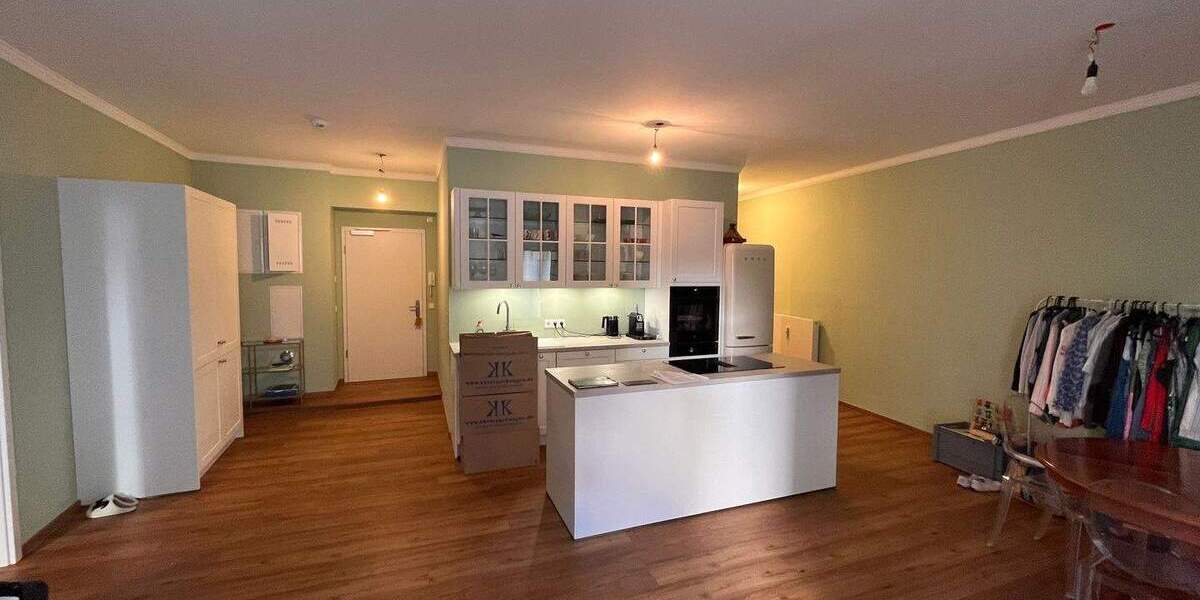 Etagenwohnung Regensburg Innenstadt - 4 Zimmer, 122 m&sup2;, 1.710&euro; | Angebot:25776604