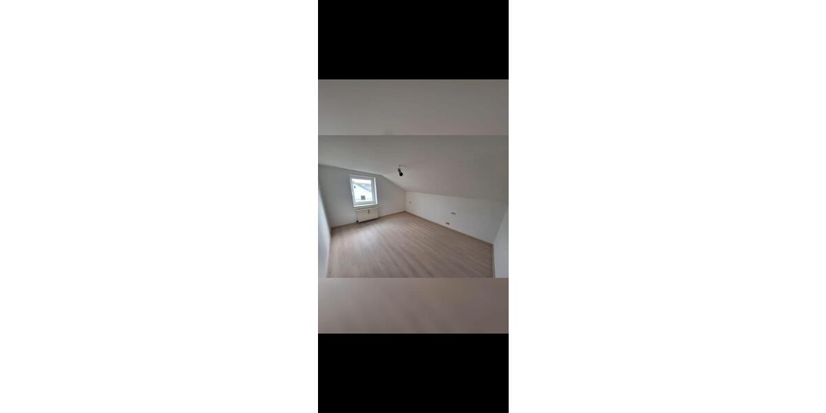 Dachgeschoßwohnung Nittenau - 2 Zimmer, 70 m&sup2;, 680&euro; | Angebot:26232100