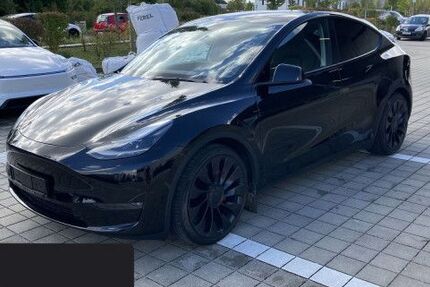Tesla Model Y 22.619 km 40.600 € Obertraubling 93083