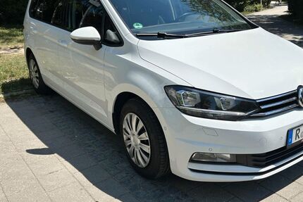 VW Touran 102.437 km 17.700 &euro; Regensburg 93049