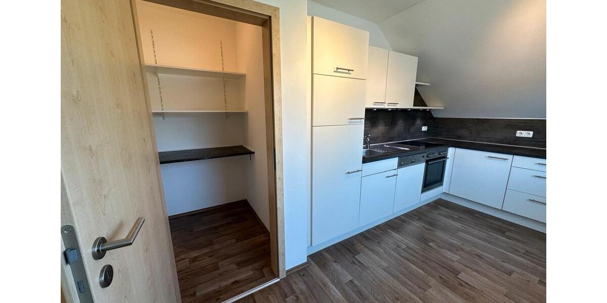 Dachgeschoßwohnung Pentling - 2 Zimmer, 76 m&sup2;, 1.205&euro; | Angebot:26505545