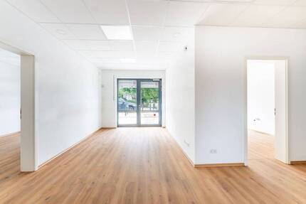 Gewerbeobjekt Sünching - 4 Zimmer, 90 m&sup2;, 790&euro; | Angebot:26766556
