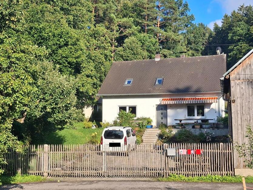 Haus in Alleinlage, Sacherl, Resthof
