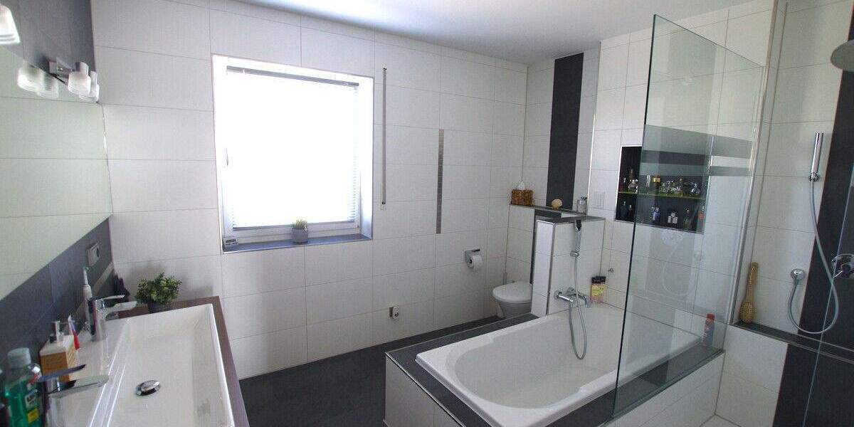 Einfamilienhaus Maxhütte-Haidhof Maxhütte - 4 Zimmer, 125 m&sup2;, 659.000&euro; | Angebot:25744424