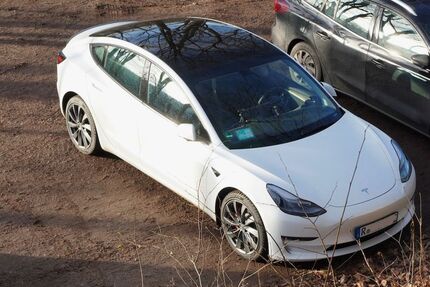 Tesla Model 3 80.000 km 27.890 &euro; Regensburg 93047