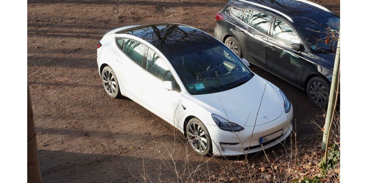 Tesla Model 3 80.000 km 27.890 &euro; Regensburg 93047