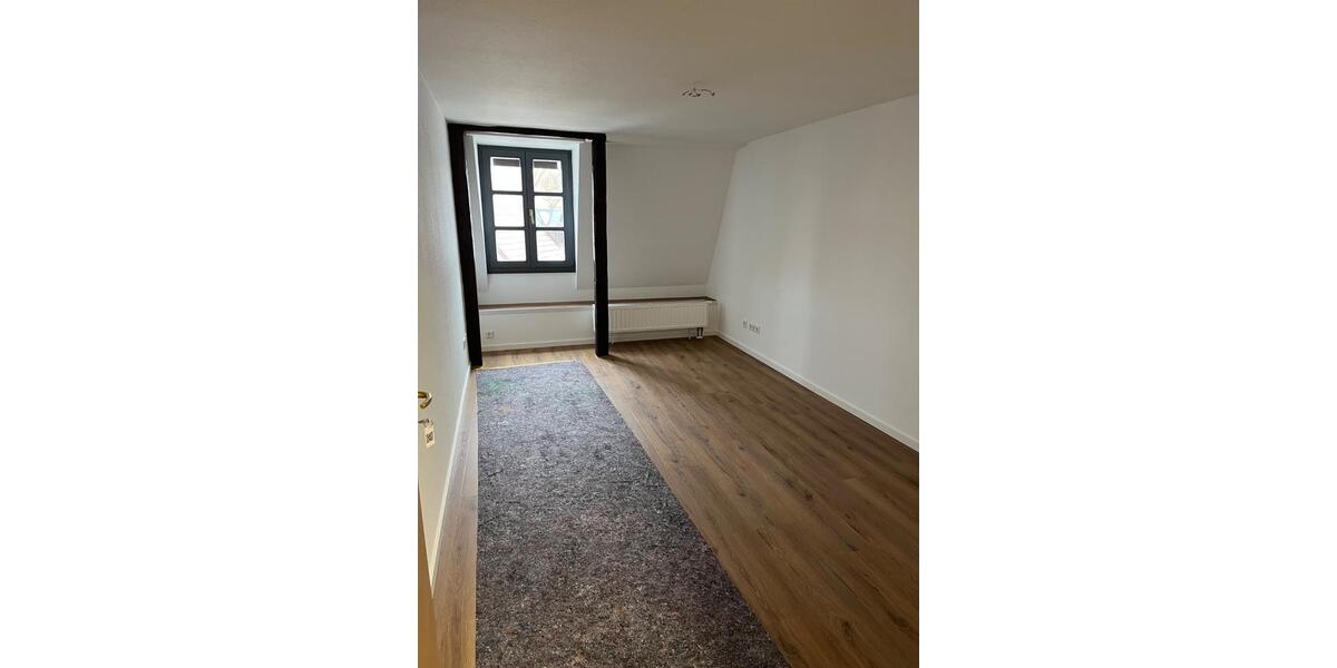 Etagenwohnung Mintraching - 5 Zimmer, 110 m&sup2;, 520&euro; | Angebot:25540045