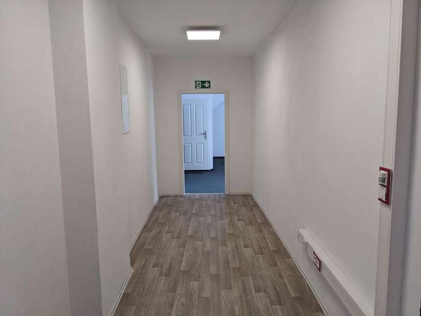 Büro in Bruck in der Oberpfalz 950 € 150 m²