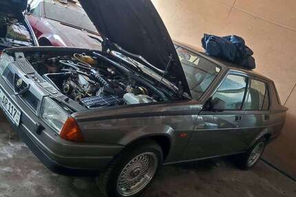 Alfa Romeo 75 44.000 km 11.500 &euro; Regensburg 93055