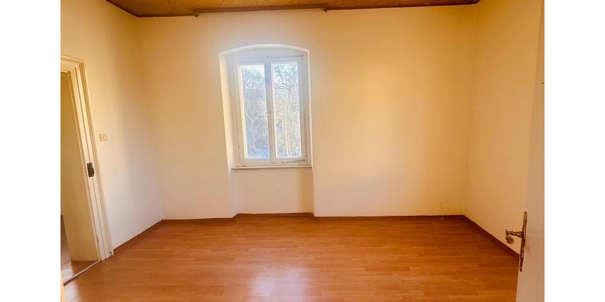 Schöne Altbauwohnung zwischen Bahnhof und Uni in Regensburg 2 zimmer