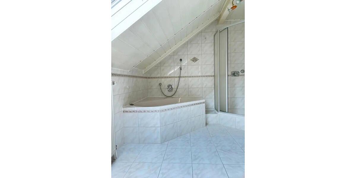 Dachgeschoßwohnung Deuerling - 3 Zimmer, 85 m&sup2;, 750&euro; | Angebot:26049383