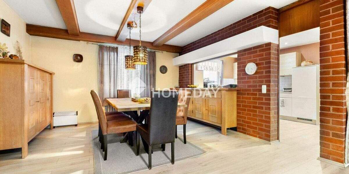 Charmantes Einfamilienhaus in ruhiger Lage mit Kamin, Loggia und gepflegtem Garten 6 zimmer