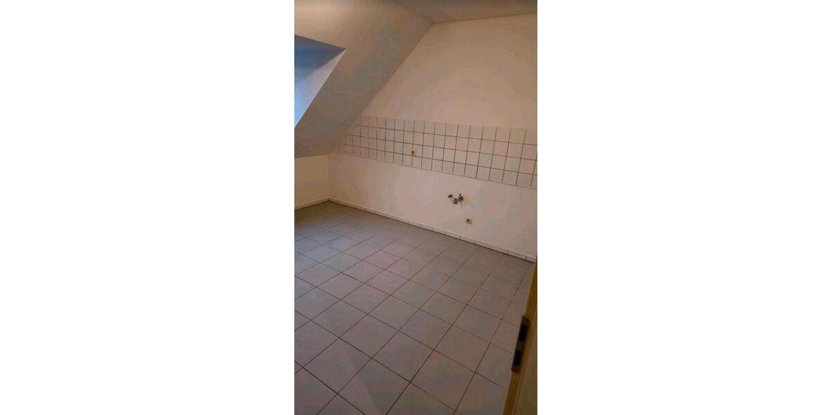 3 Zimmer DG-Wohnung in Maxhütte - Balkon + TG-Stellplatz 3 zimmer