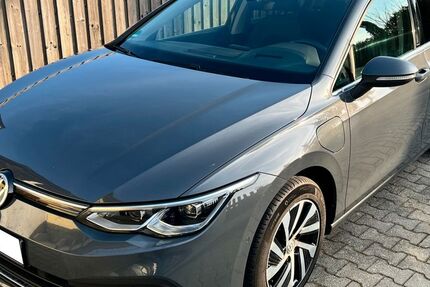 VW Golf 125.000 km 17.249 &euro; Pfatter 93102