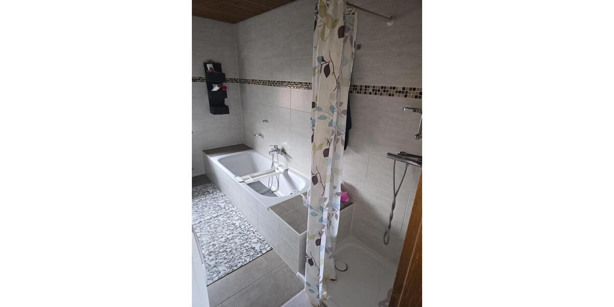 Erdgeschoßwohnung Regensburg Ganghofersiedlung - 4.5 Zimmer, 133 m&sup2;, 1.400&euro; | Angebot:26318838