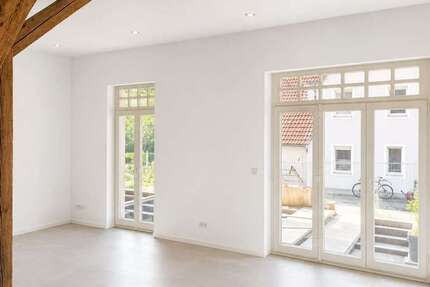 Haus Obertraubling - 6 Zimmer, 175 m&sup2;, 2.300&euro; | Angebot:27069326