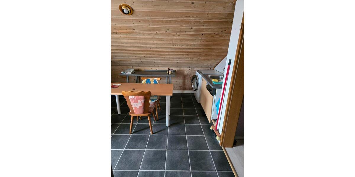 Dachgeschoßwohnung Teublitz - 2 Zimmer, 42 m&sup2;, 450&euro; | Angebot:25986579