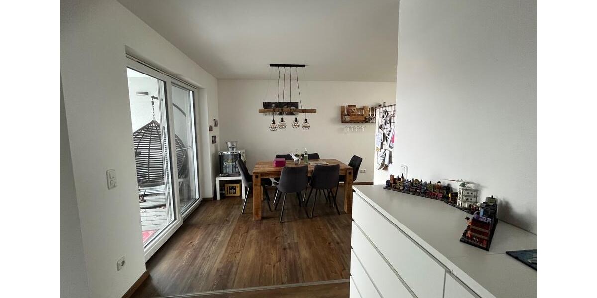 Helle 3,5-Zimmer Dachgeschosswohnung in Sünching mit Dachterrasse 3.5 zimmer