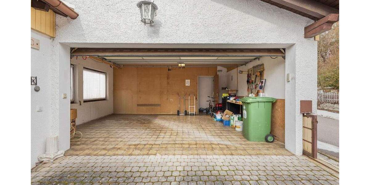 Einfamilienhaus Undorf Undorf - 7 Zimmer, 208 m&sup2;, 599.000&euro; | Angebot:24826005