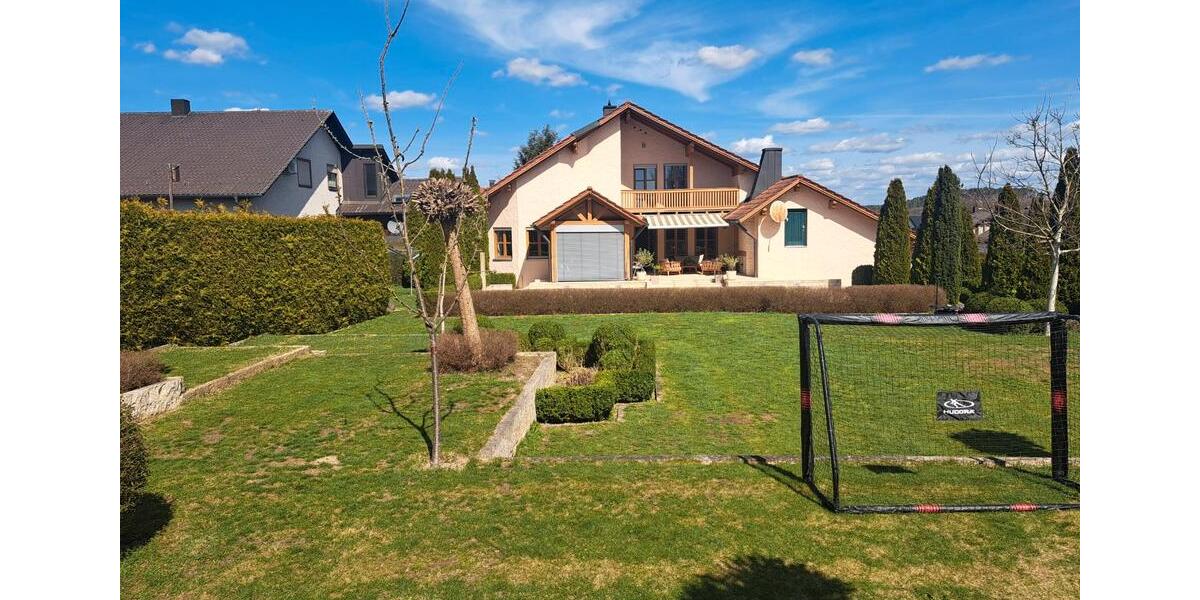 Einfamilienhaus Maxhütte-Haidhof Haidhof - 7 Zimmer, 220 m&sup2;, 985.000&euro; | Angebot:26760363