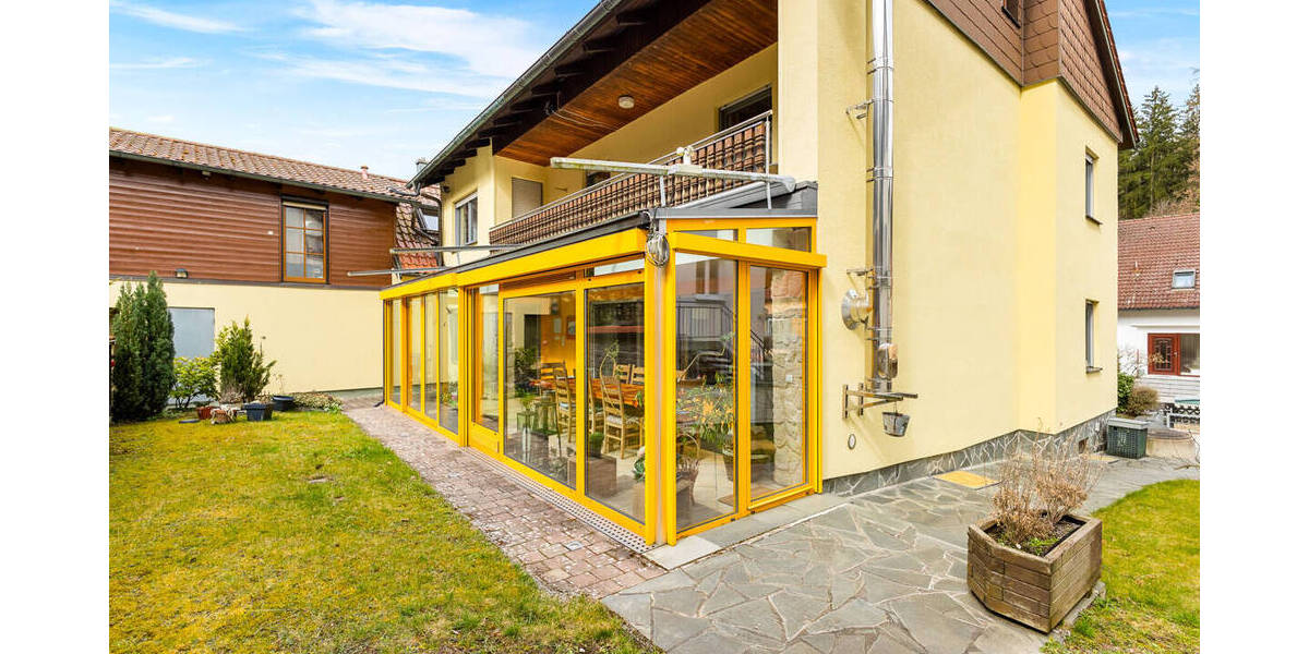 Einfamilienhaus Regenstauf - 8 Zimmer, 215 m&sup2;, 750.000&euro; | Angebot:26246318