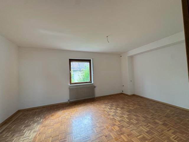 Erdgeschoßwohnung Deuerling - 3 Zimmer, 104 m&sup2;, 1.300&euro; | Angebot:26577853