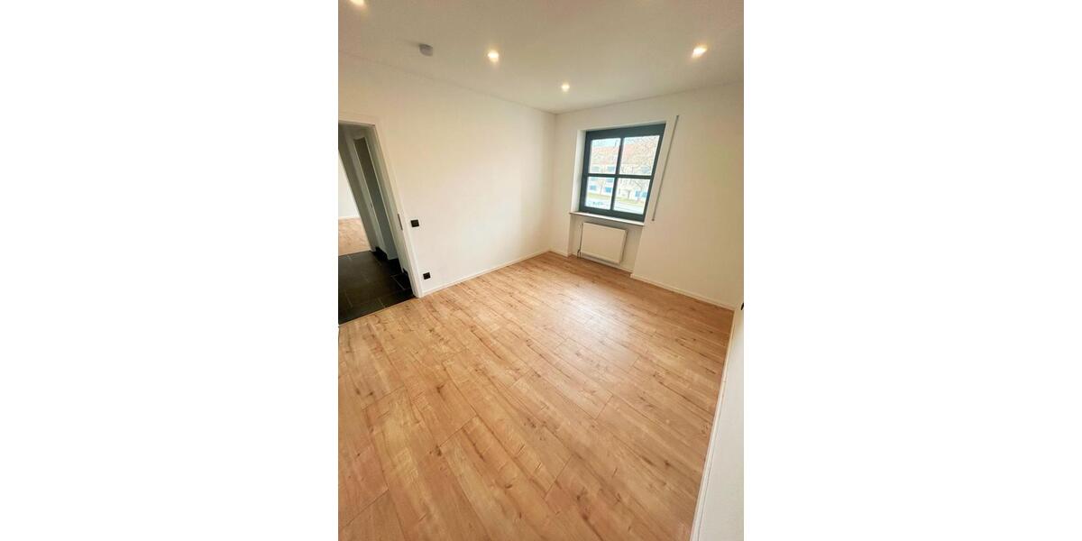 Etagenwohnung Regensburg Ganghofersiedlung - 5 Zimmer, 111 m&sup2;, 1.500&euro; | Angebot:23818406