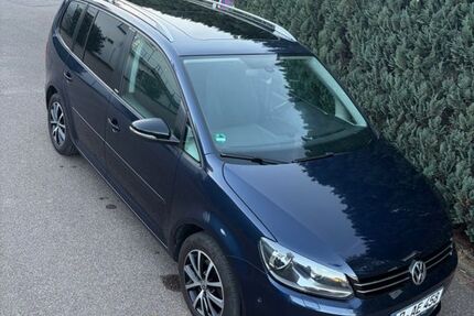 VW Touran 159.452 km 7.950 &euro; Regensburg 93055