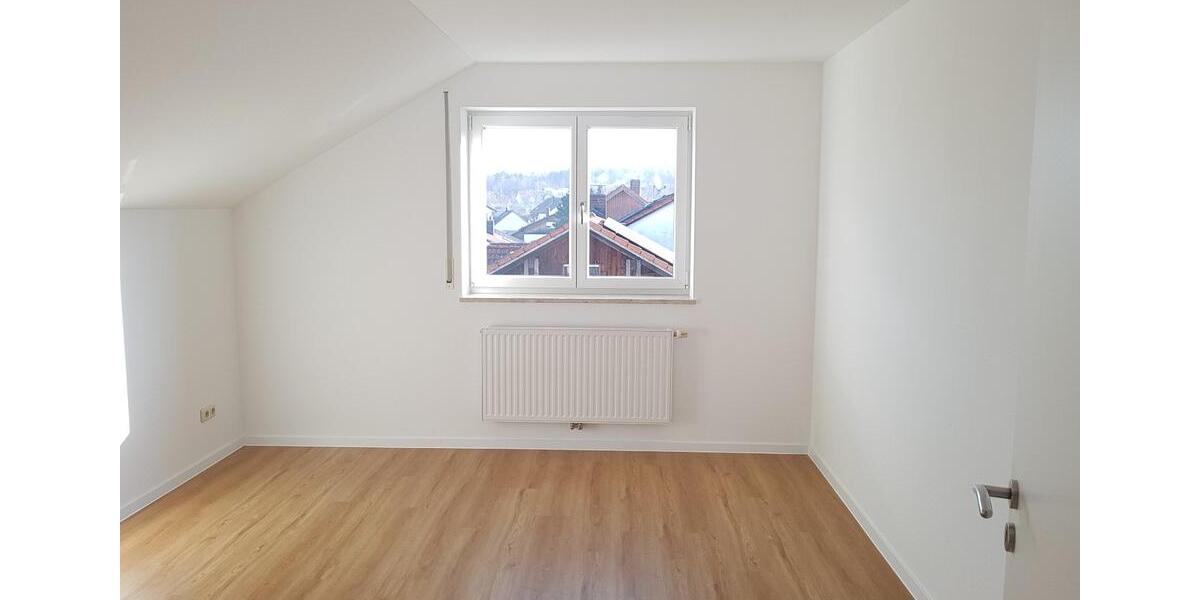 Etagenwohnung Bernhardswald - 2 Zimmer, 65 m&sup2;, 660&euro; | Angebot:26327185