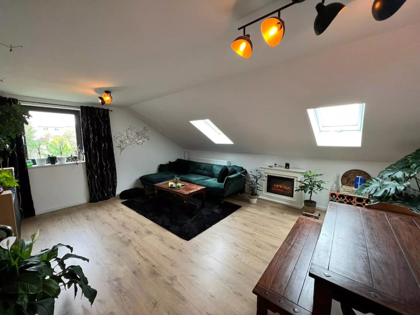 Helle und geräumige 3-Zimmer Dachgeschoss-Wohnung