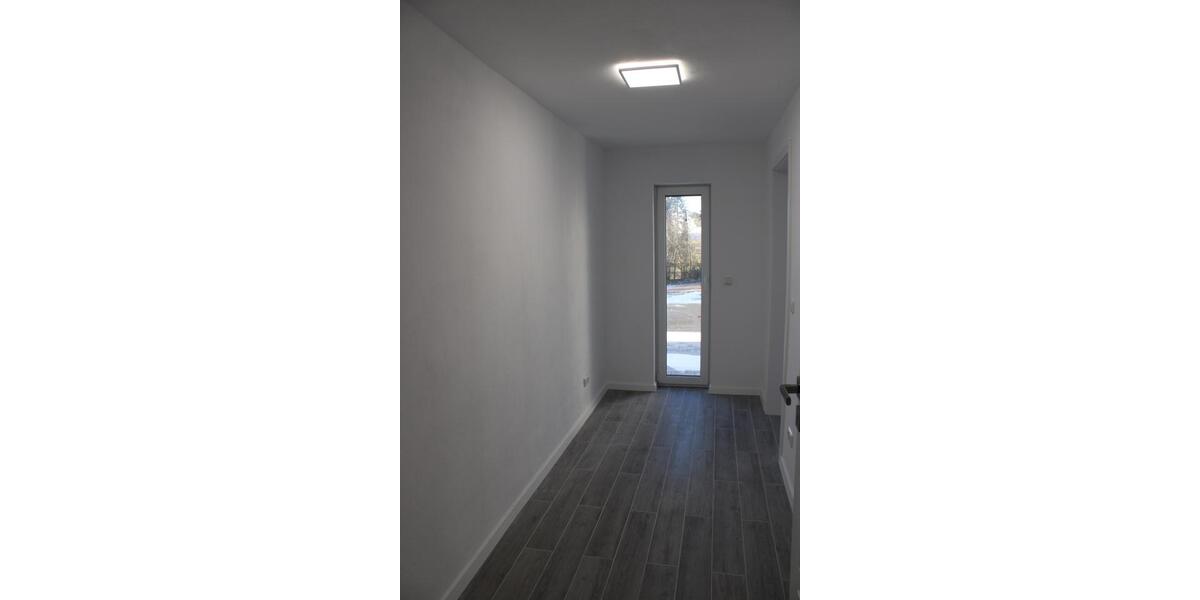 Erdgeschoßwohnung Pentling - 4 Zimmer, 160 m&sup2;, 1.800&euro; | Angebot:26591909