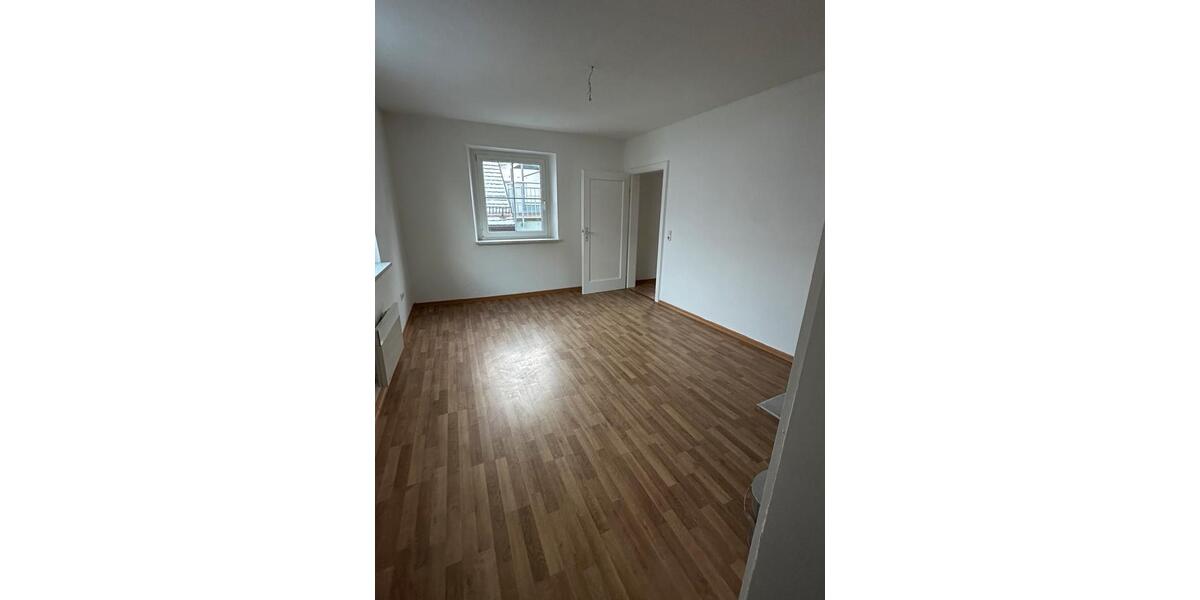 Etagenwohnung Langquaid - 3 Zimmer, 75 m&sup2;, 500&euro; | Angebot:26178361