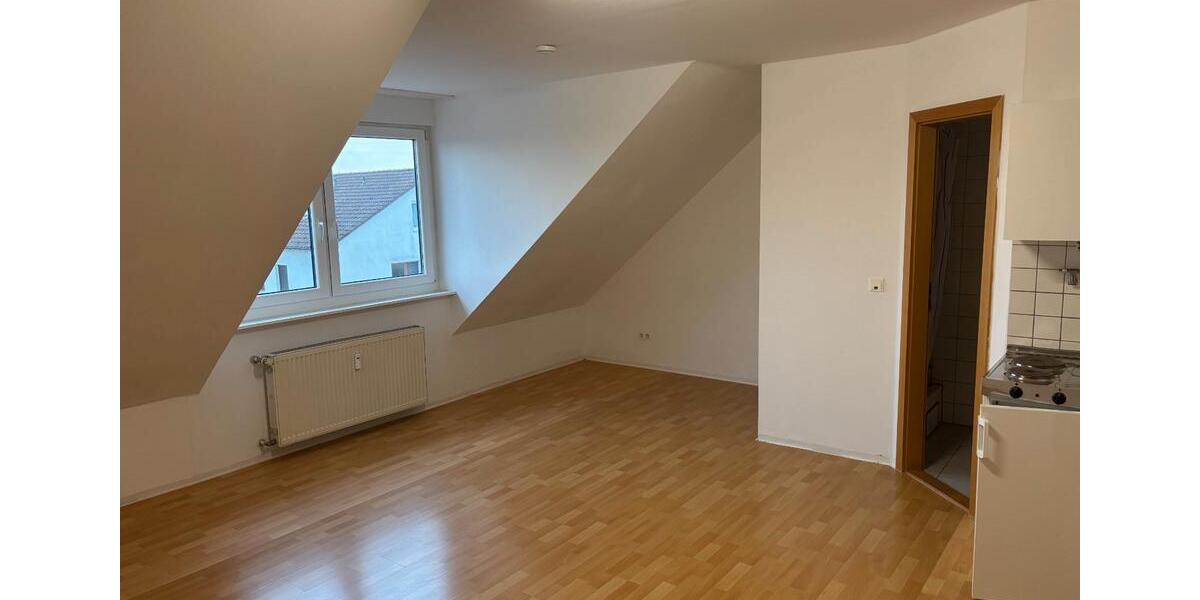 Dachgeschoßwohnung Regensburg Galgenberg - 1 Zimmer, 27 m&sup2;, 390&euro; | Angebot:26670241