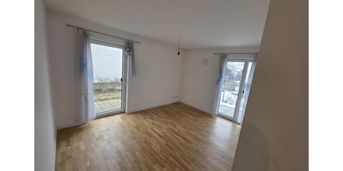 Erdgeschoßwohnung Kelheim - 3 Zimmer, 83 m&sup2;, 590&euro; | Angebot:25080960